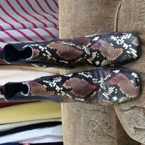 Sam Edelman Cirus Rattle Snake Skin Booties - Picture 2 of 6